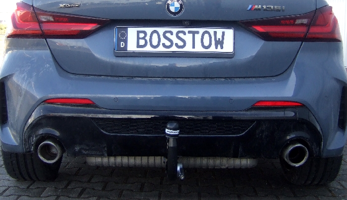 Anhängerkupplung für BMW-1er F40, spez. M135i, nicht für Fzg. mit sensorgest. Heckklappe, nur für Heckträgerbetrieb, Baureihe 2019-2024 V-abnehmbar